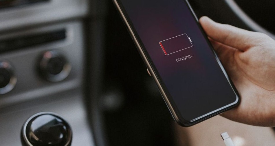 مشکل تخلیه باتری در One UI 7 سامسونگ: ۸ راهکار رسمی برای نجات گوشی شما