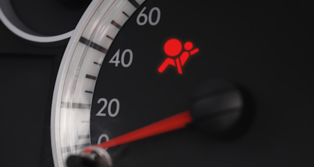 چرا چراغ ایربگ خودرو روشن میشود و چه باید کرد؟ چرا چراغ ایربگ خودرو روشن میشود و چه باید کرد؟