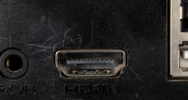 چگونه گرد و غبار را از روی وسایل الکترونیکی پاک کنیم؟ چگونه گرد و غبار را از روی وسایل الکترونیکی پاک کنیم؟