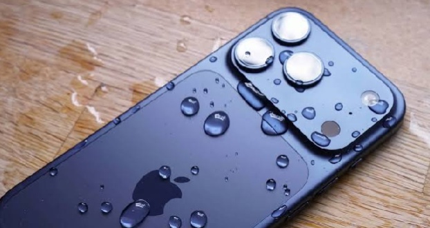 این قابلیت مخفی iOS 26 قبل از عکاسی، کثیفی لنز را به شما اطلاع می‌دهد