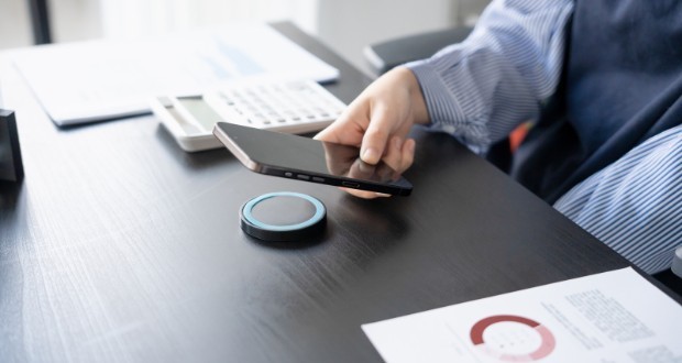 آیا آهنربا واقعا می‌تواند به وسایل الکترونیکی شما آسیب برساند؟