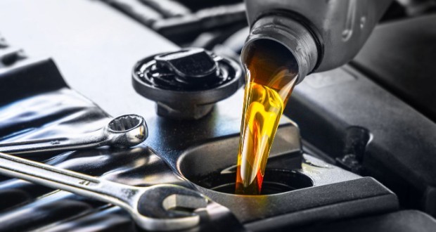تیره شدن روغن موتور؛ هشدار خرابی یا نشانه عملکرد طبیعی؟