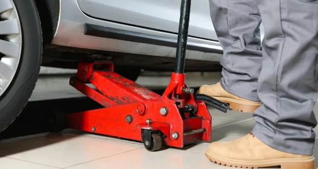 چهار خطای رایج و خطرناک در استفاده از جک هیدرولیکی خودرو